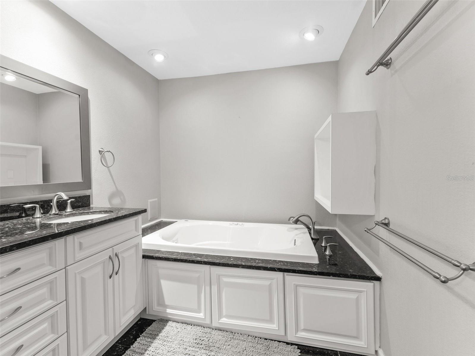 SEMINOLE HILLS - Residential