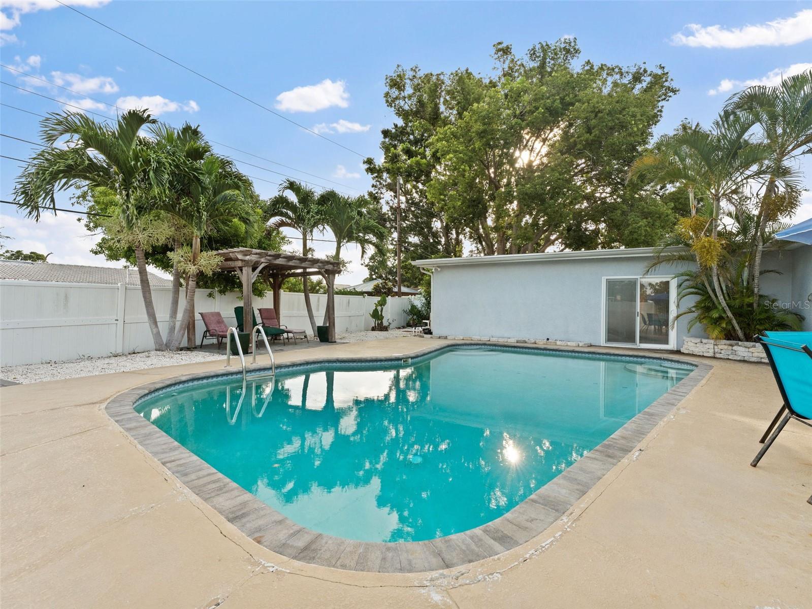 SEMINOLE HILLS - Residential