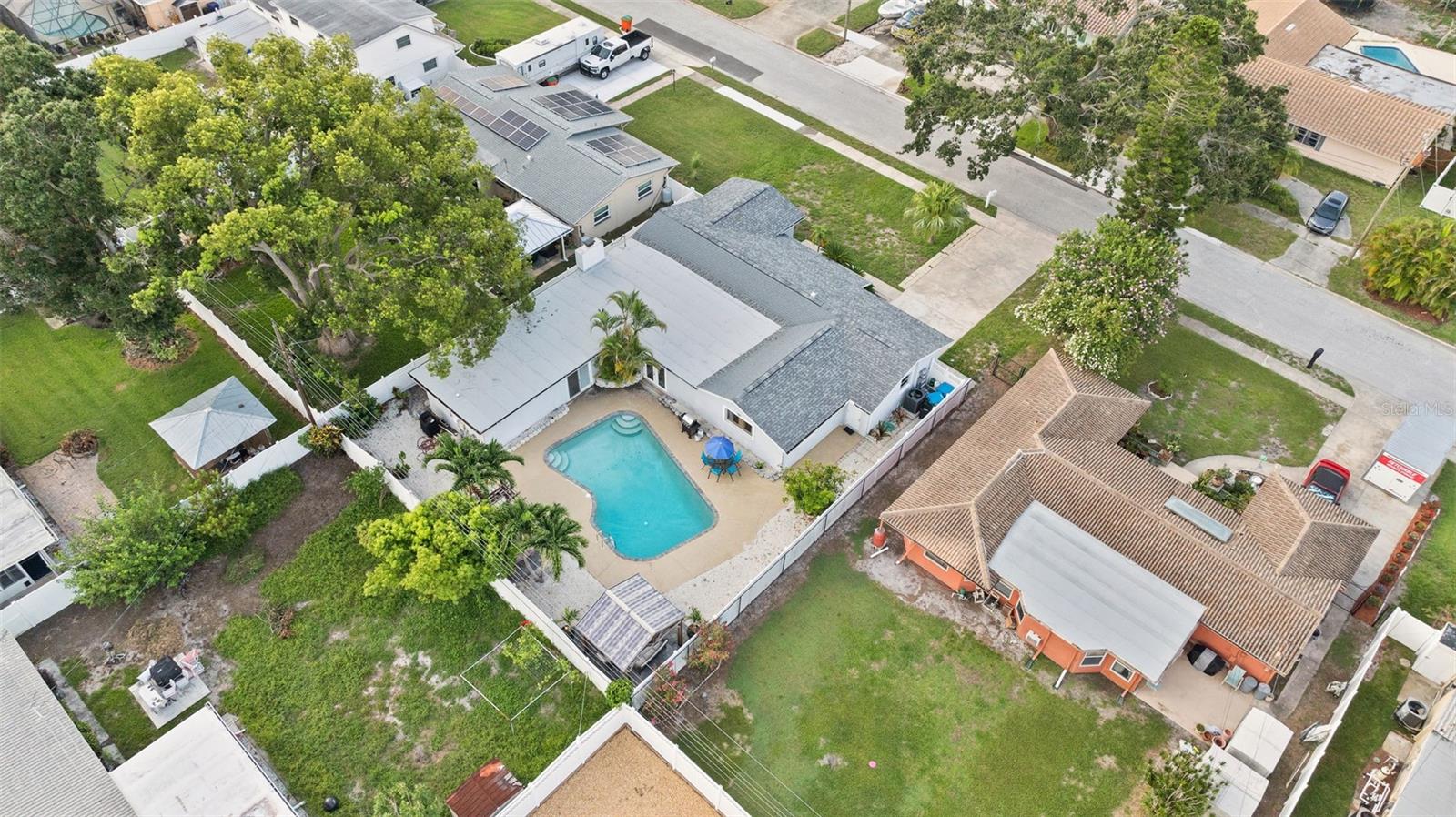SEMINOLE HILLS - Residential
