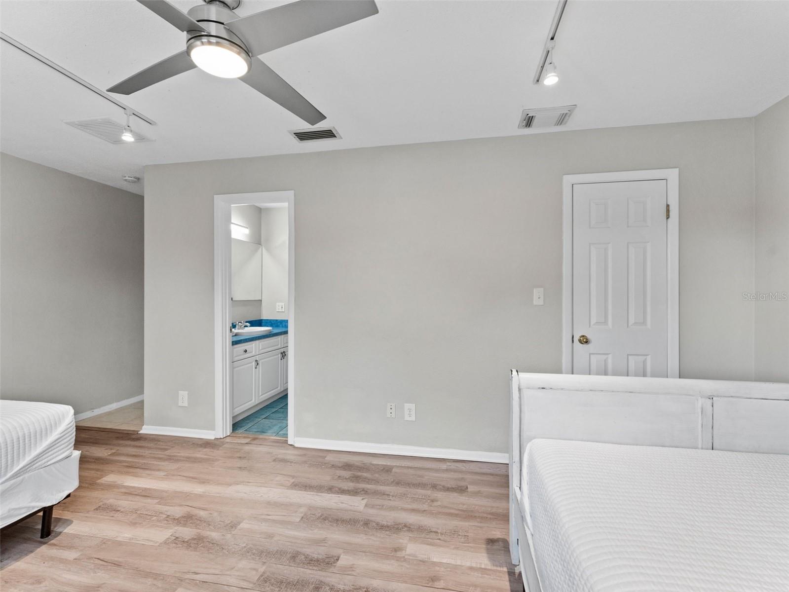 SEMINOLE HILLS - Residential