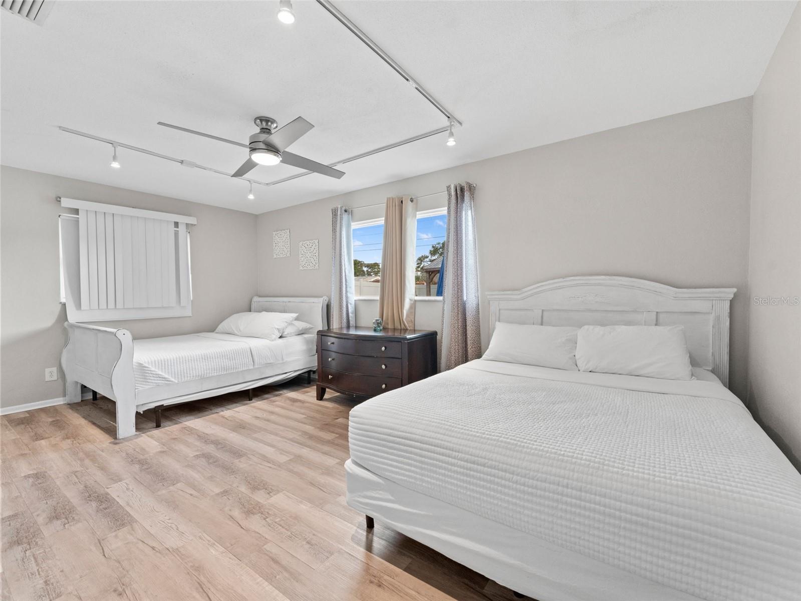 SEMINOLE HILLS - Residential