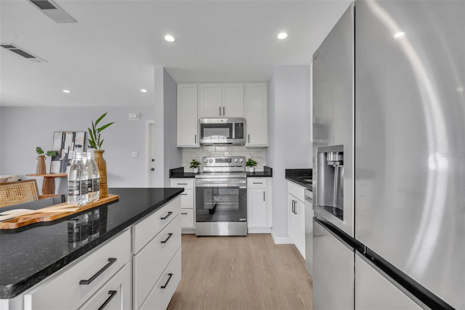 RIDGE HIGH 1ST ADD - Residential Lease