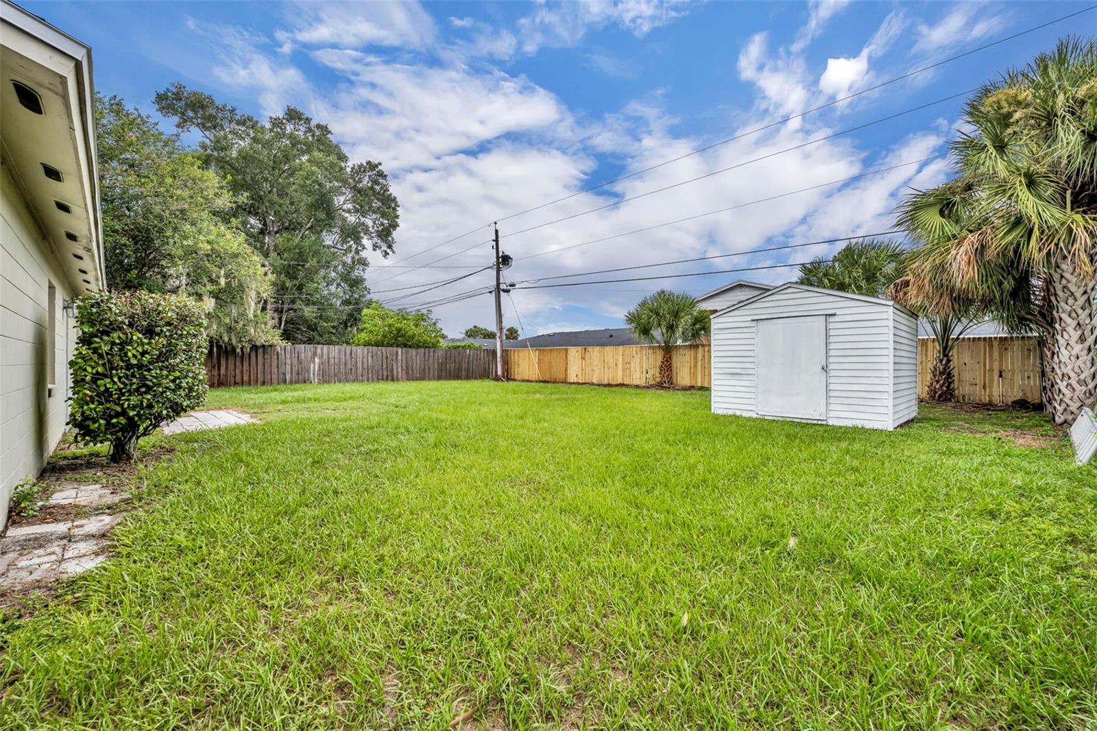 RIDGE HIGH 1ST ADD - Residential Lease