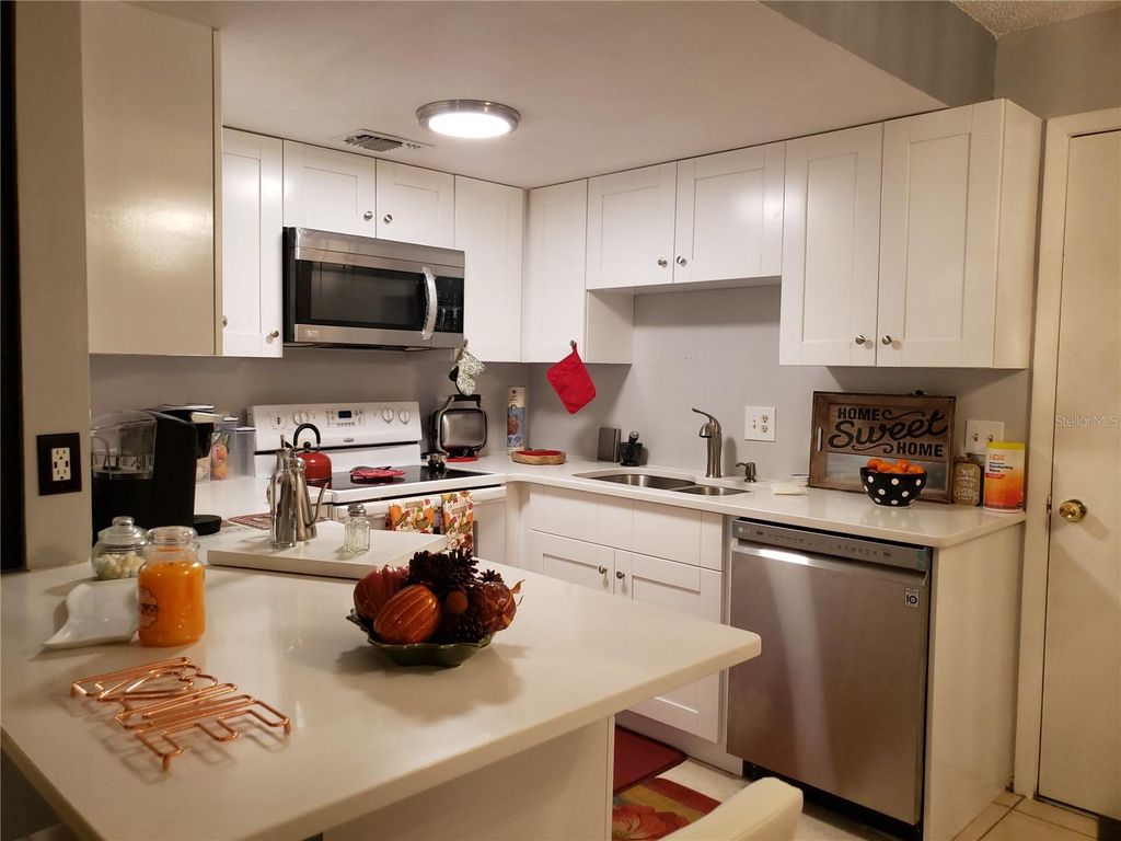 Photo of 4876 Lake Ridge Road #5, Orlando, FL 32808 (MLS # R4910726)