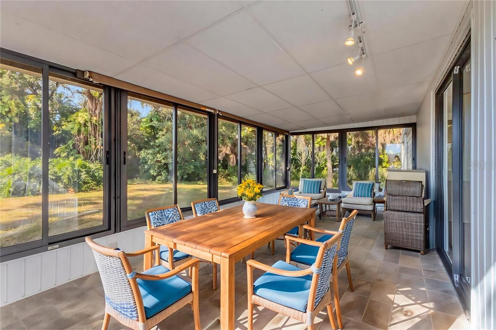 TANGERINE WOODS - Residential