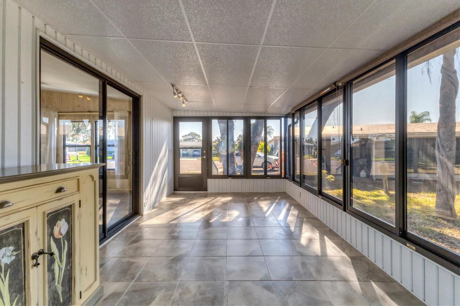 TANGERINE WOODS - Residential