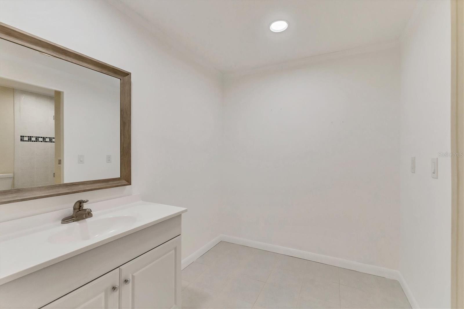 TANGERINE WOODS - Residential