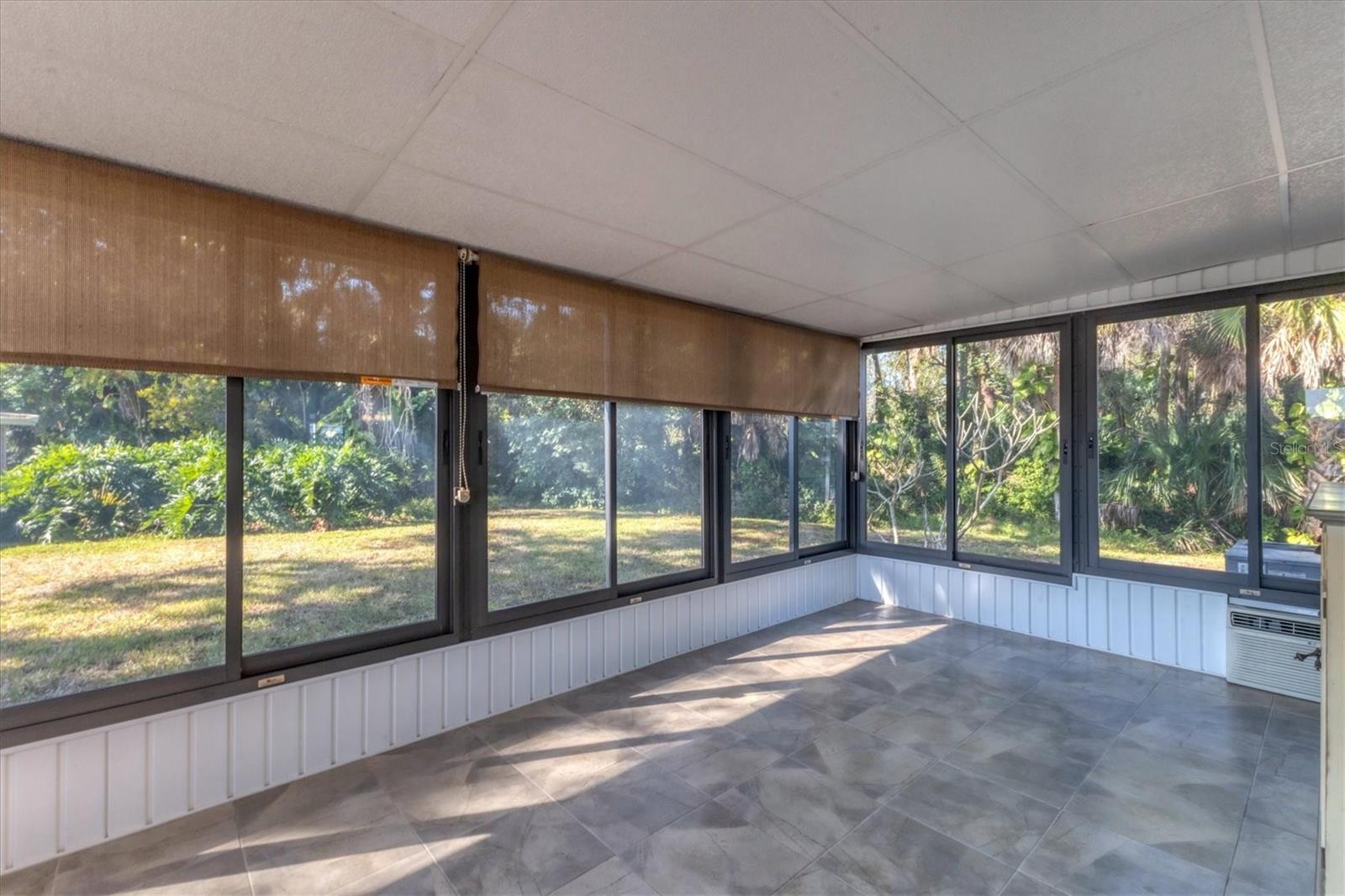 TANGERINE WOODS - Residential