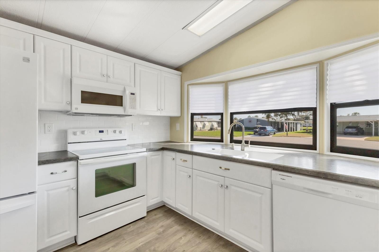 TANGERINE WOODS - Residential