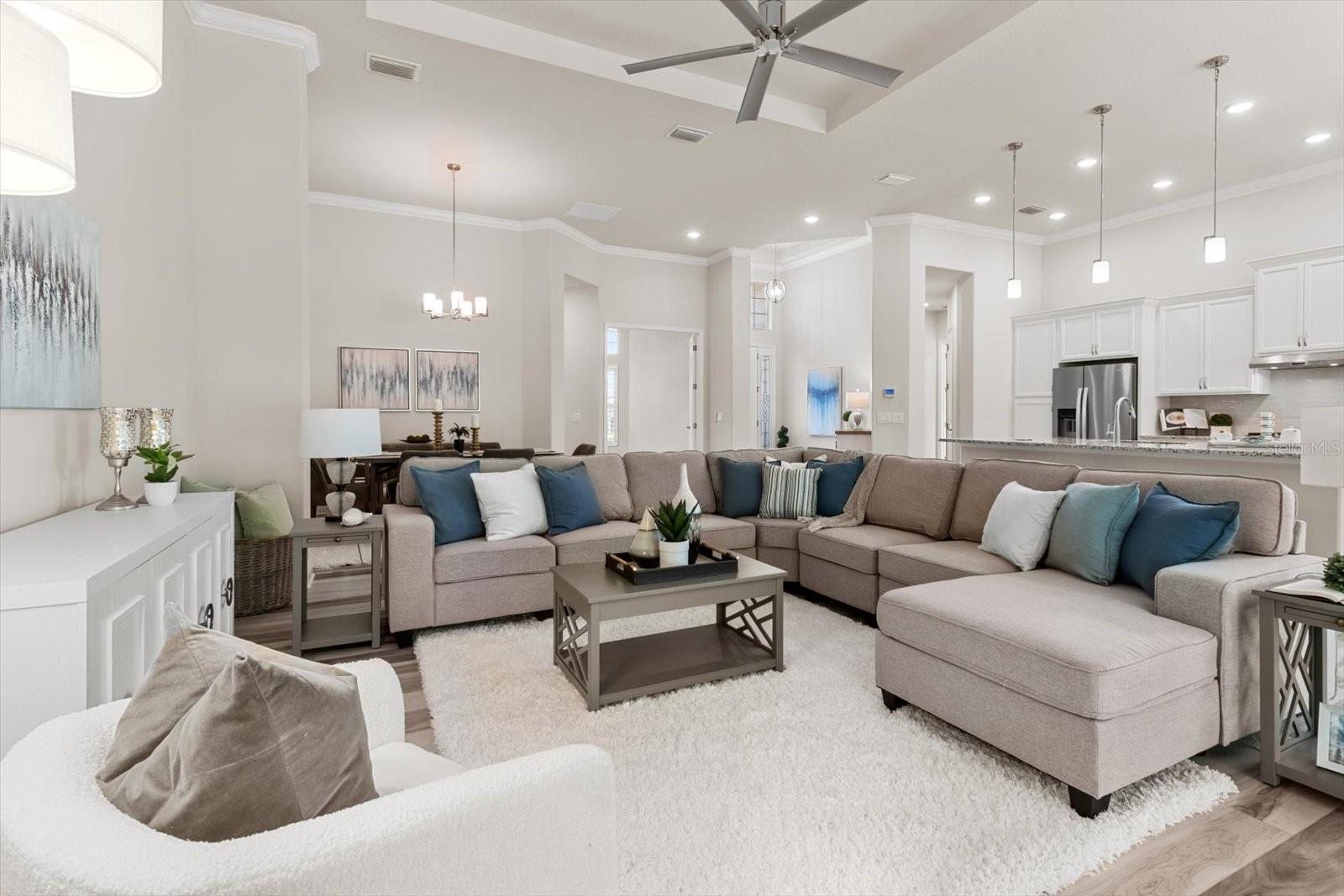 915 N HUNT CLUB DRIVE