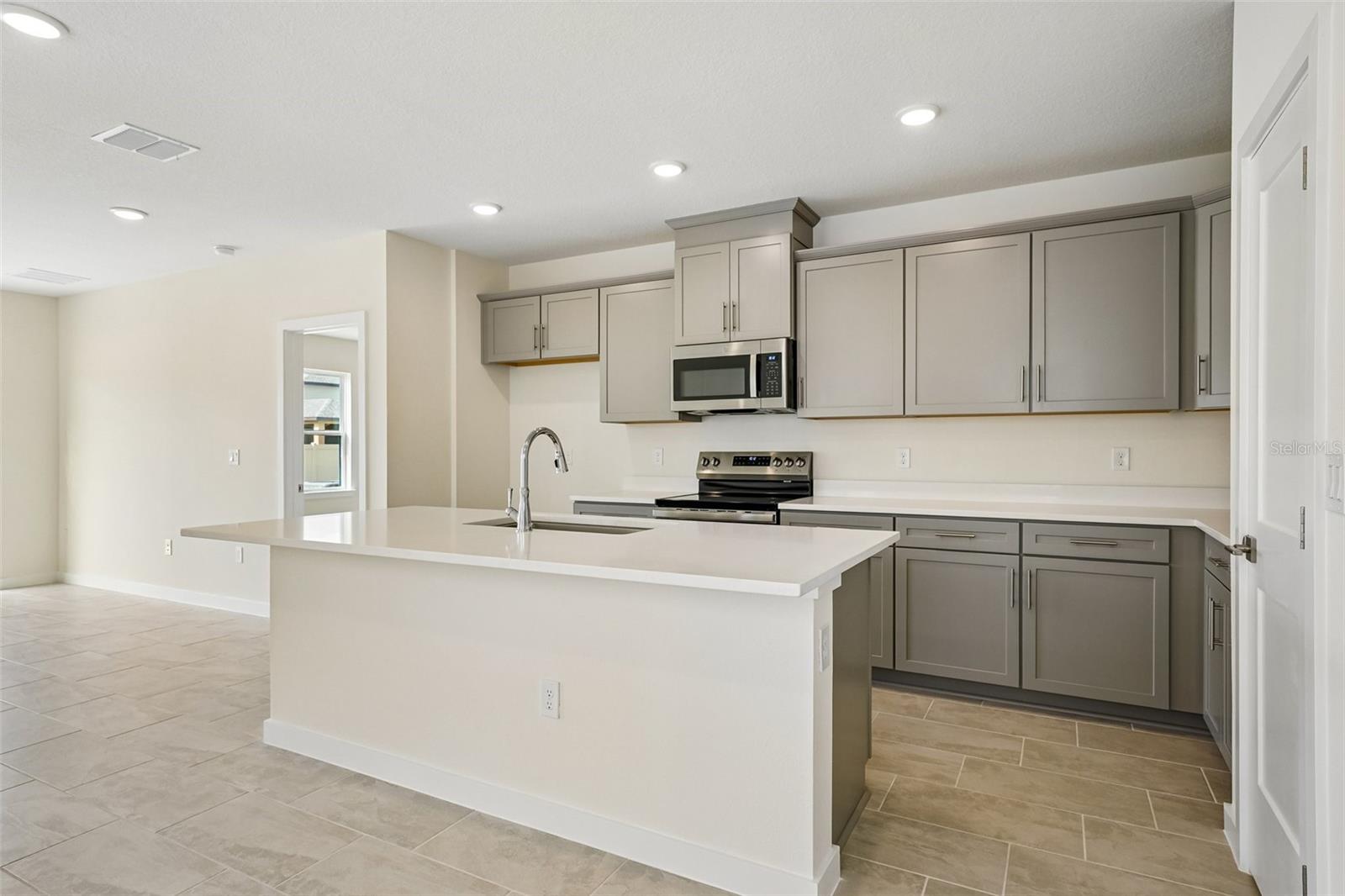 GRASSLANDS WEST - Residential