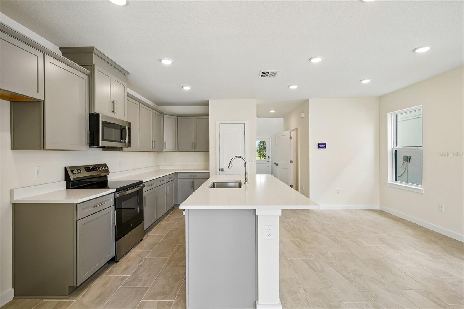 GRASSLANDS WEST - Residential