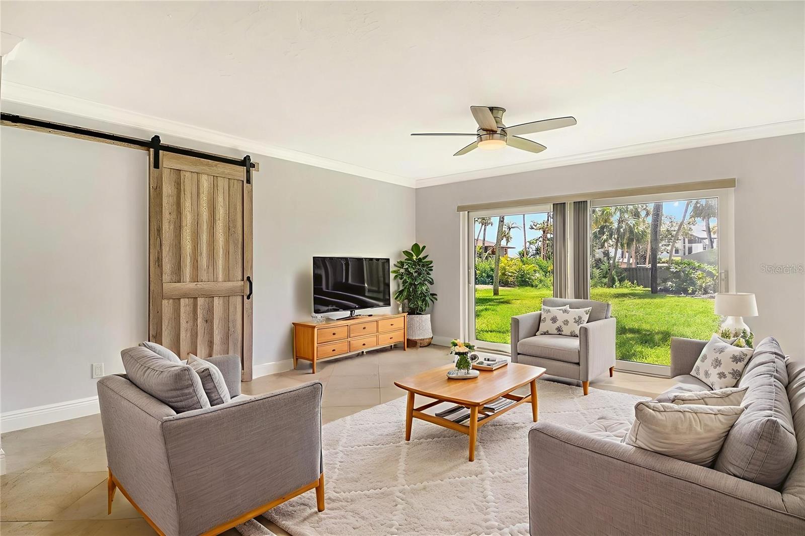 THE BANYAN BAY CLUB - Residential