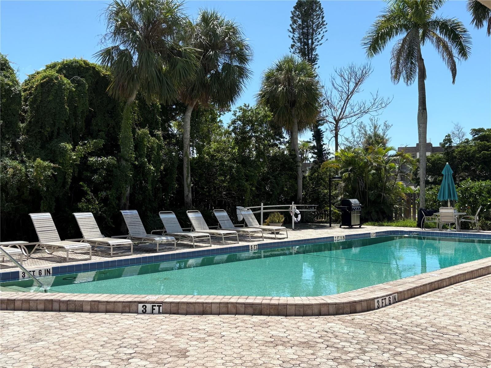 THE BANYAN BAY CLUB - Residential
