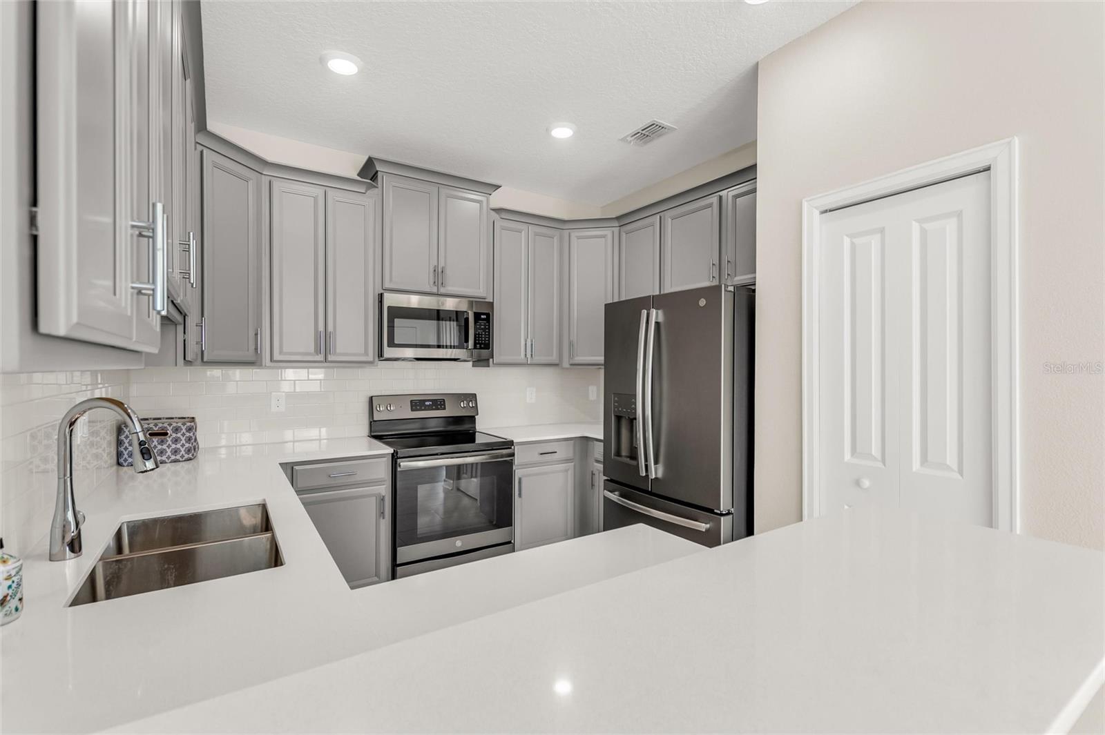 STONEYBROOK SOUTH NORTH PRCL PH 2 - Residential Lease