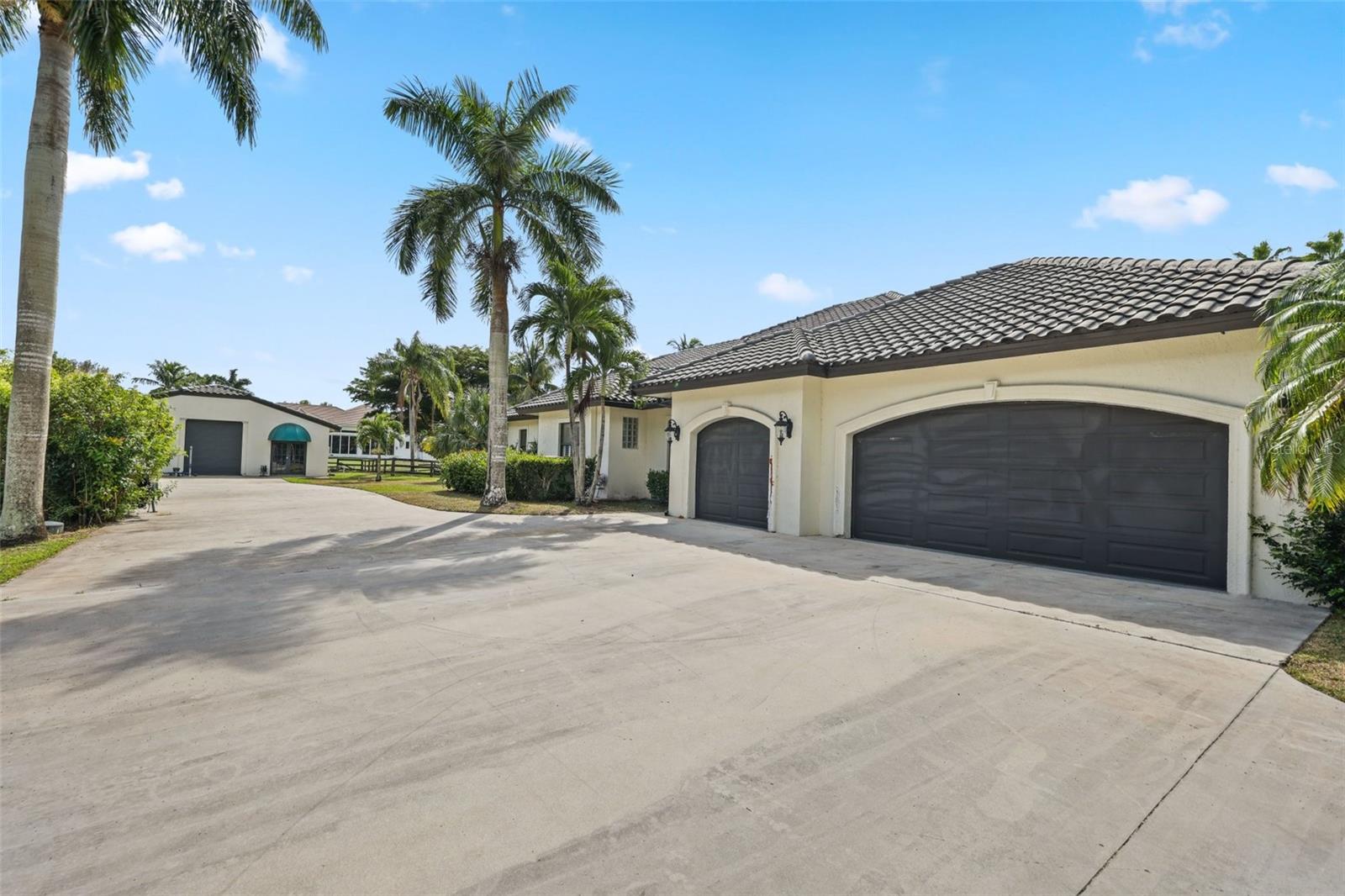 TIERRA DEL REY SOUTH - Residential Lease