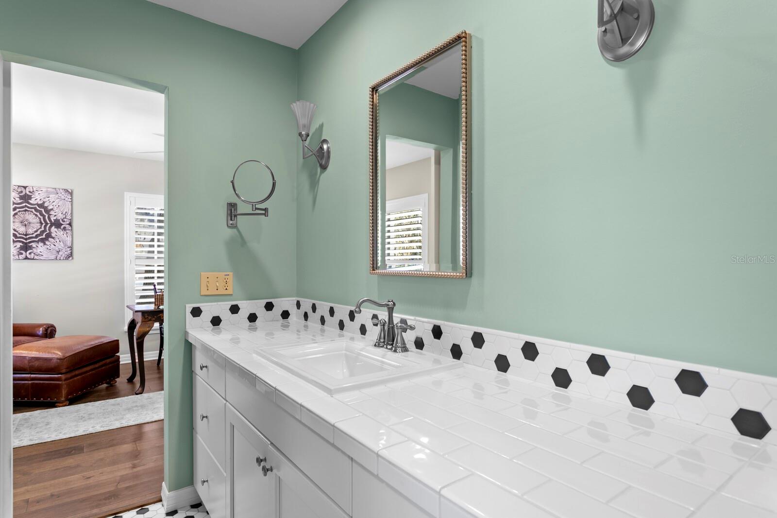 THOMPSON EAST SUB UNIT 1 - Residential