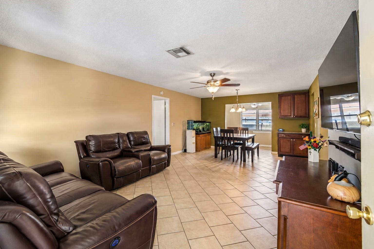 9473 BAYSIDE COURT