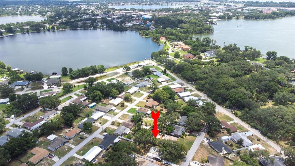 Photo of 144 Beverly Drive, Winter Haven, FL 33884 (MLS # L4962744)