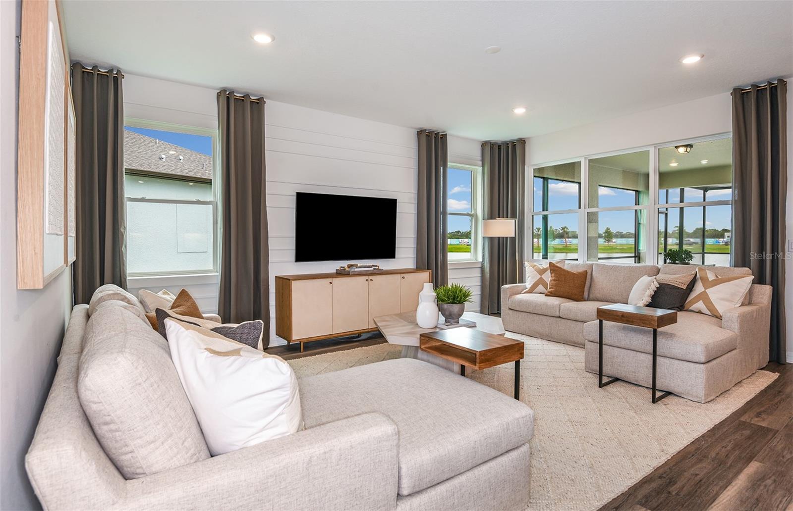 DEL WEBB RIVER RESERVE PHASE 1A & 1B - Residential