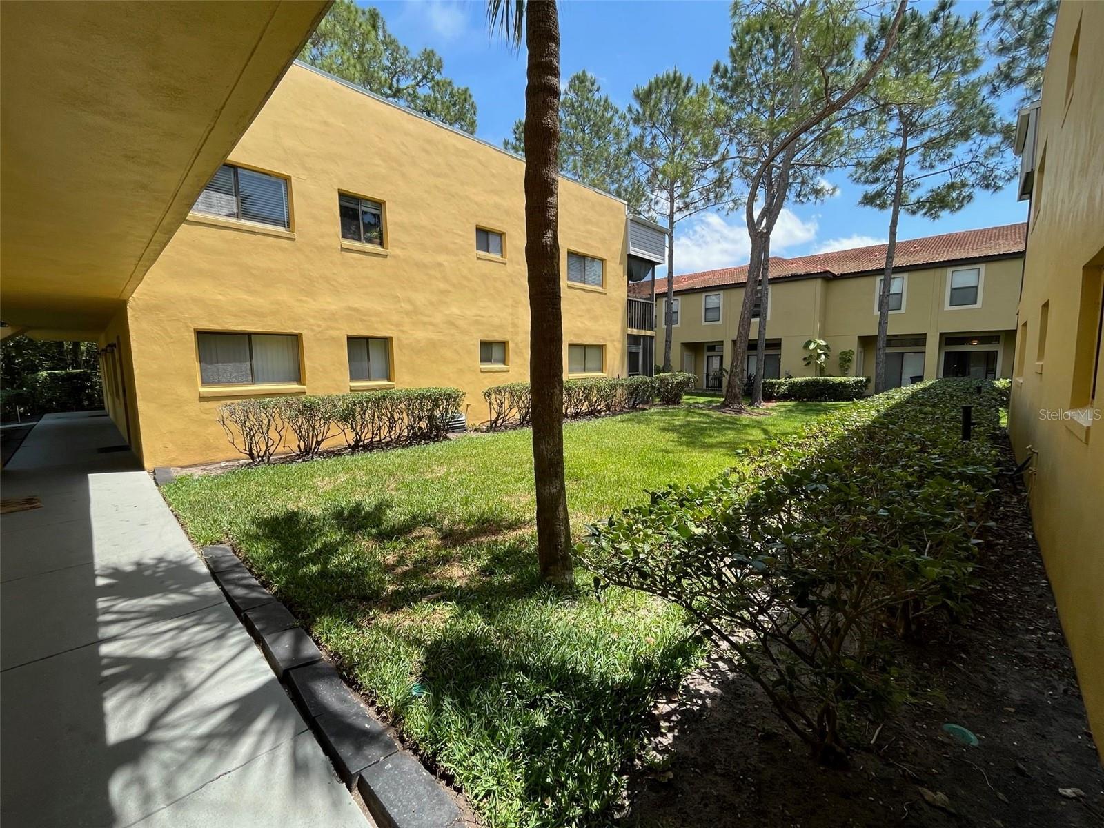 LAKEVIEW CONDO 03 - Residential Lease