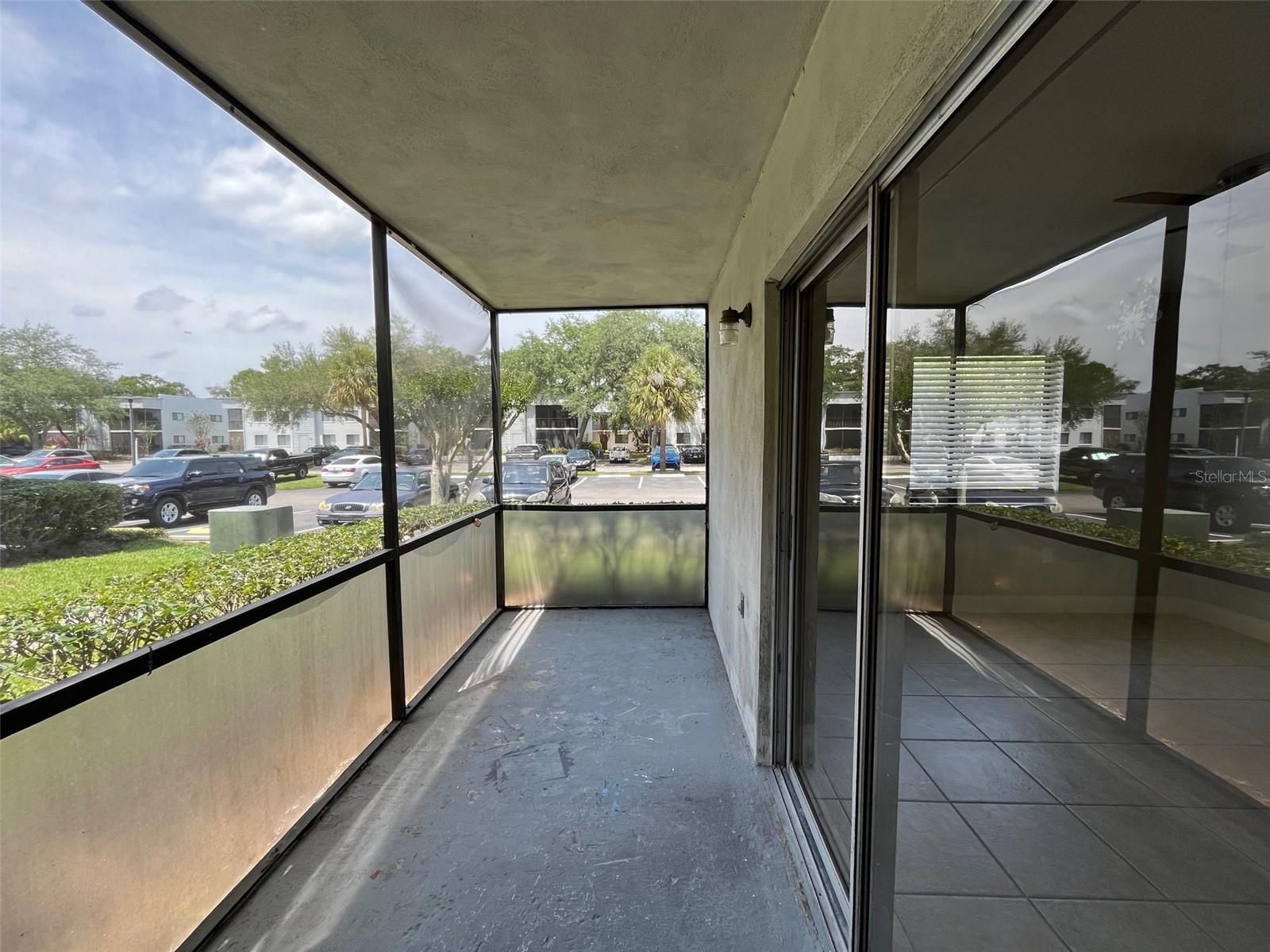 LAKEVIEW CONDO 03 - Residential Lease