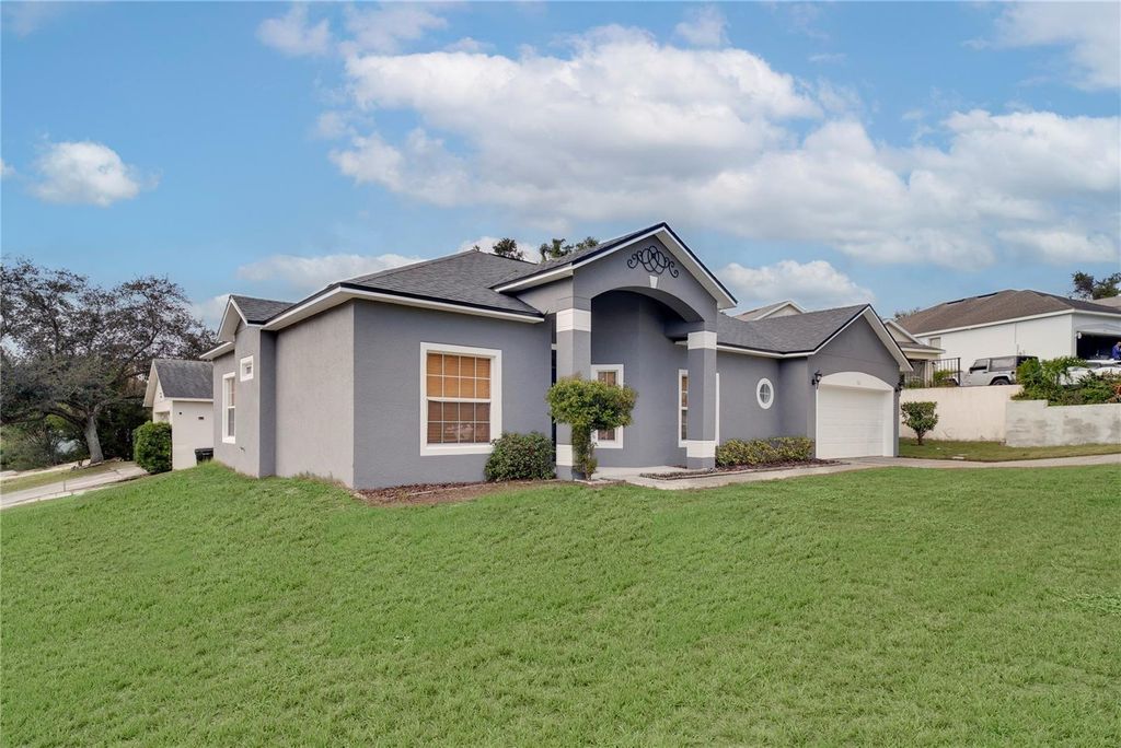 Photo of 700 Lake Francis Drive, Apopka, FL 32712 (MLS # O6349968)