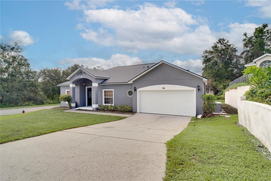 Photo of 700 Lake Francis Drive, Apopka, FL 32712 (MLS # O6349968)
