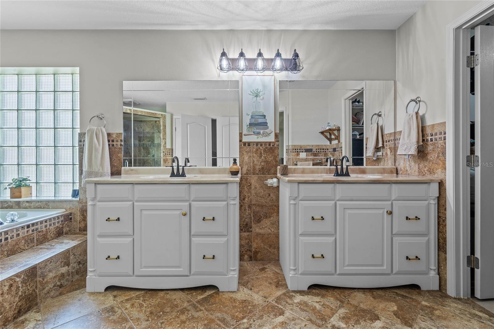MONTCLAIR PH I - Residential