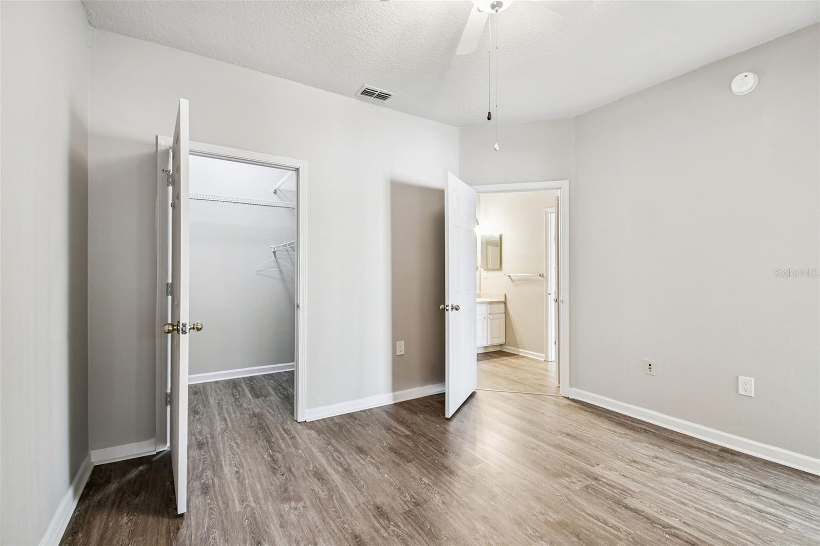 BEACHWAY CONDOS - Residential