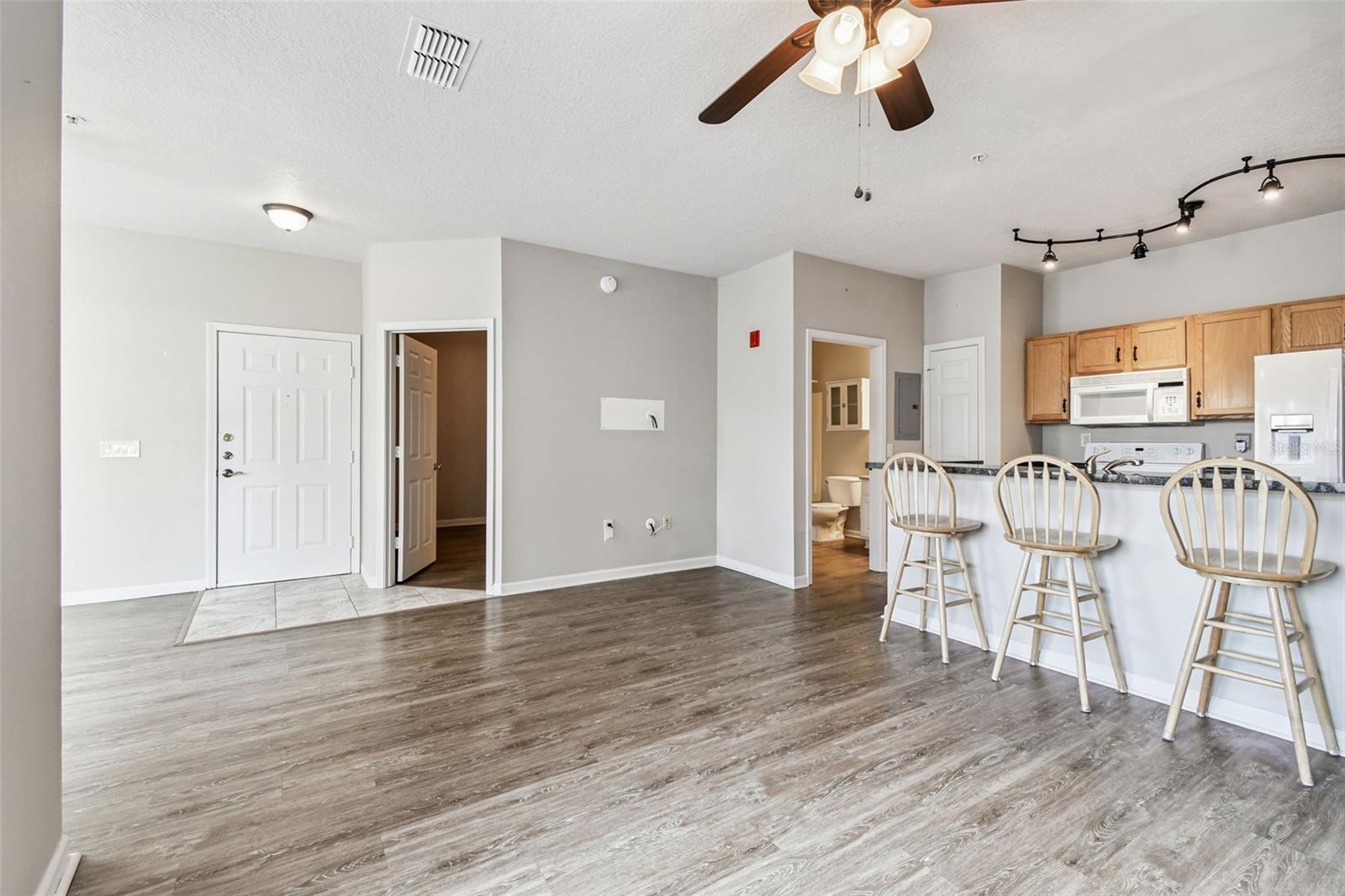 BEACHWAY CONDOS - Residential