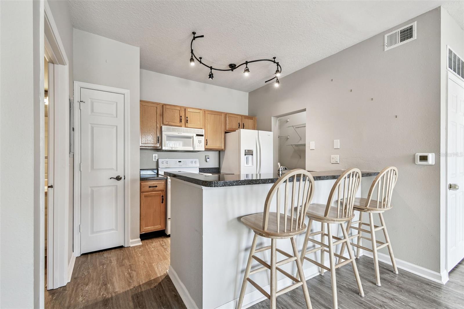 BEACHWAY CONDOS - Residential