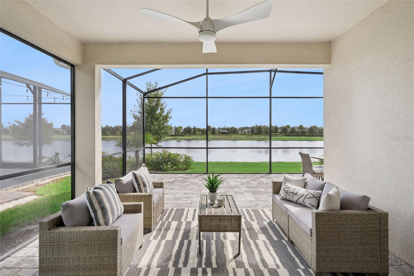 2499 CLIFF WAY
