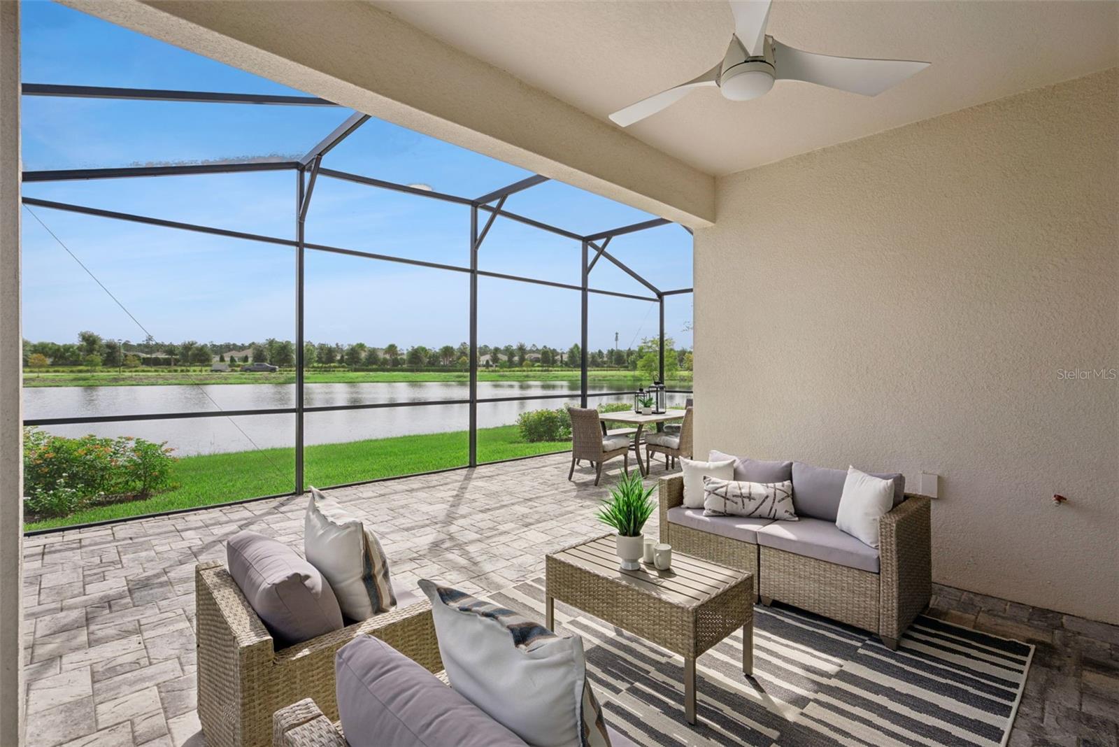 2499 CLIFF WAY