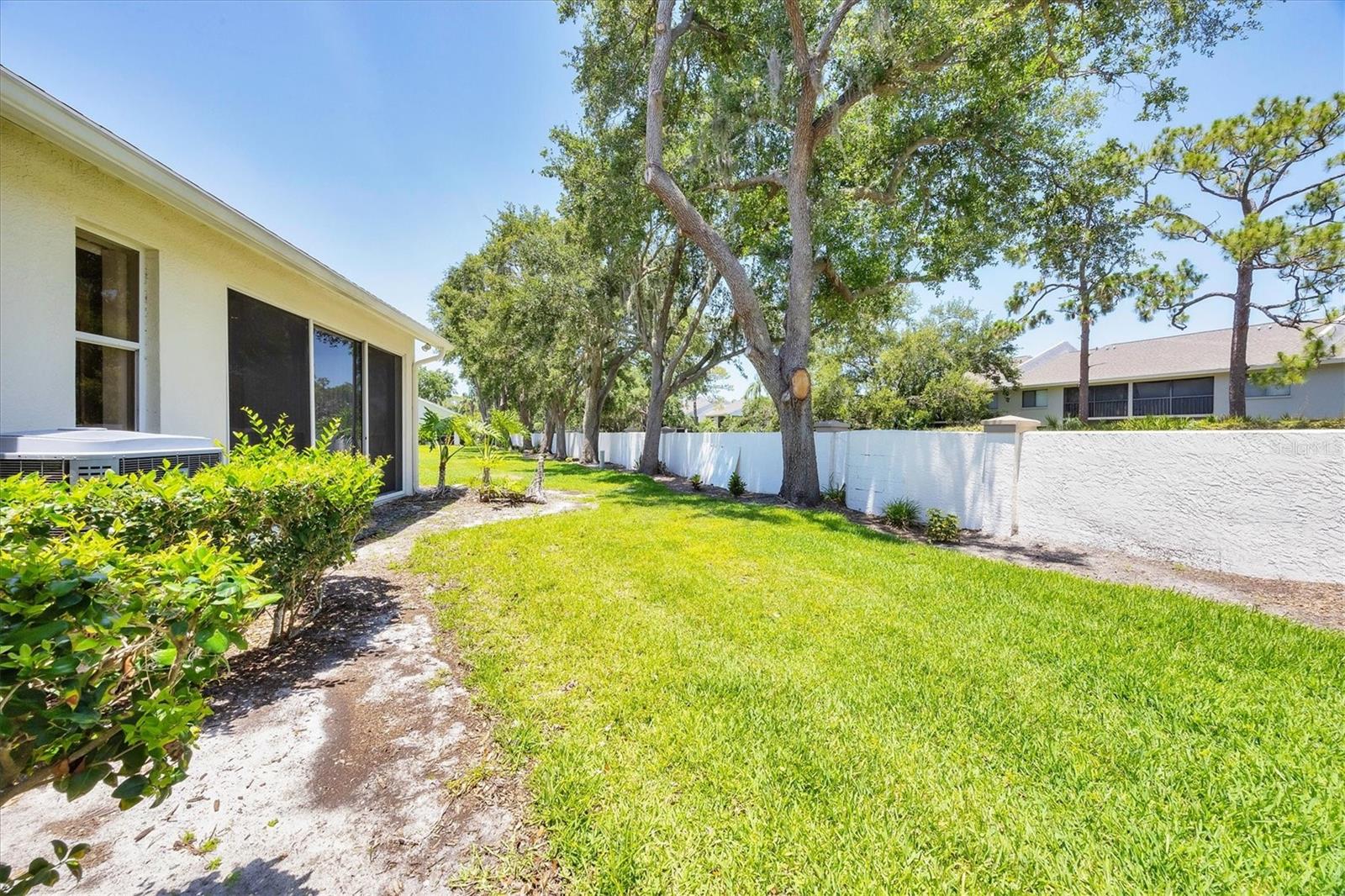 THE VILLAS OF EAGLE CREEK III & IV - Residential