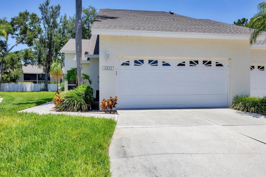 Photo of 6222 Country Club Way, Sarasota, FL 34243 (MLS # A4653102)