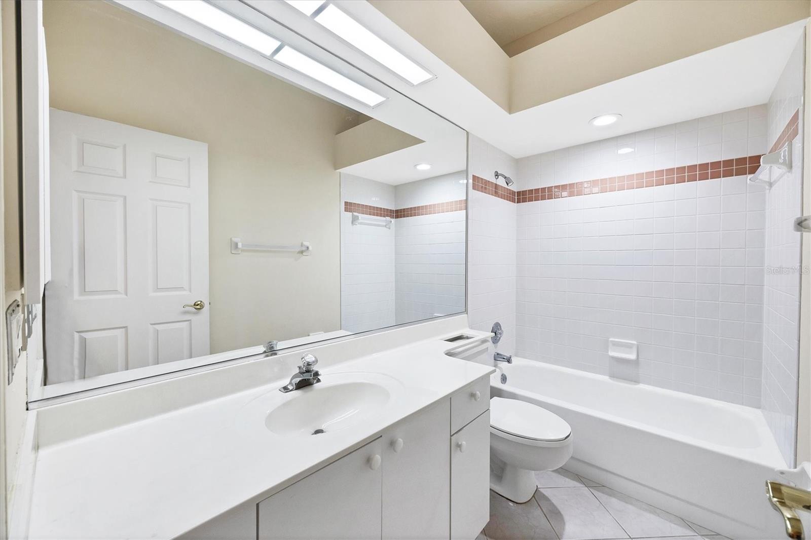 THE VILLAS OF EAGLE CREEK III & IV - Residential