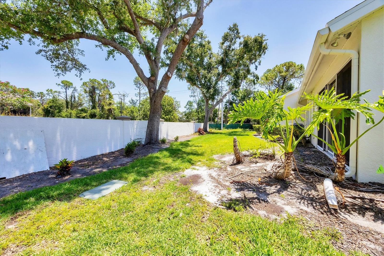 THE VILLAS OF EAGLE CREEK III & IV - Residential