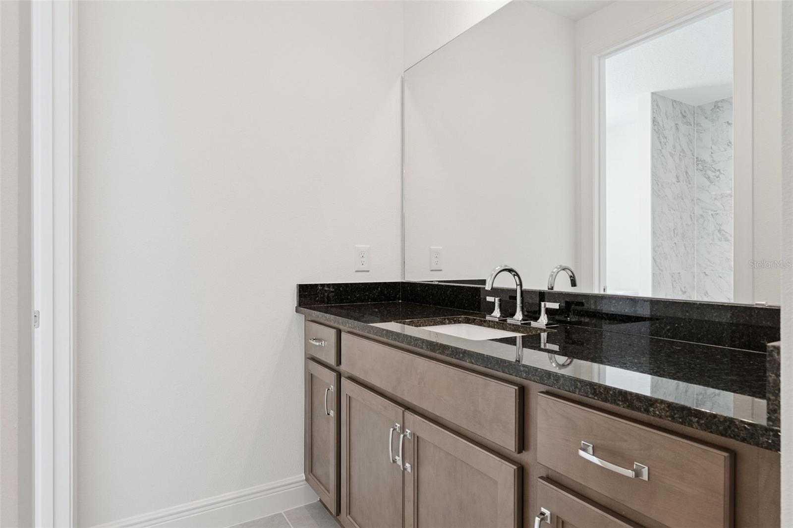 LAUREL POINTE - Residential Lease