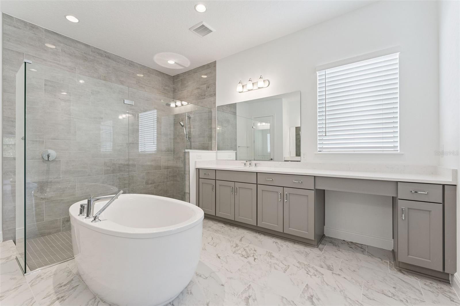 LAUREL POINTE - Residential Lease