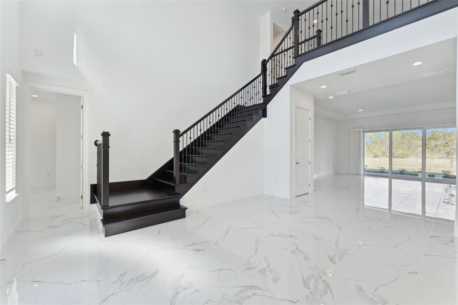 LAUREL POINTE - Residential Lease