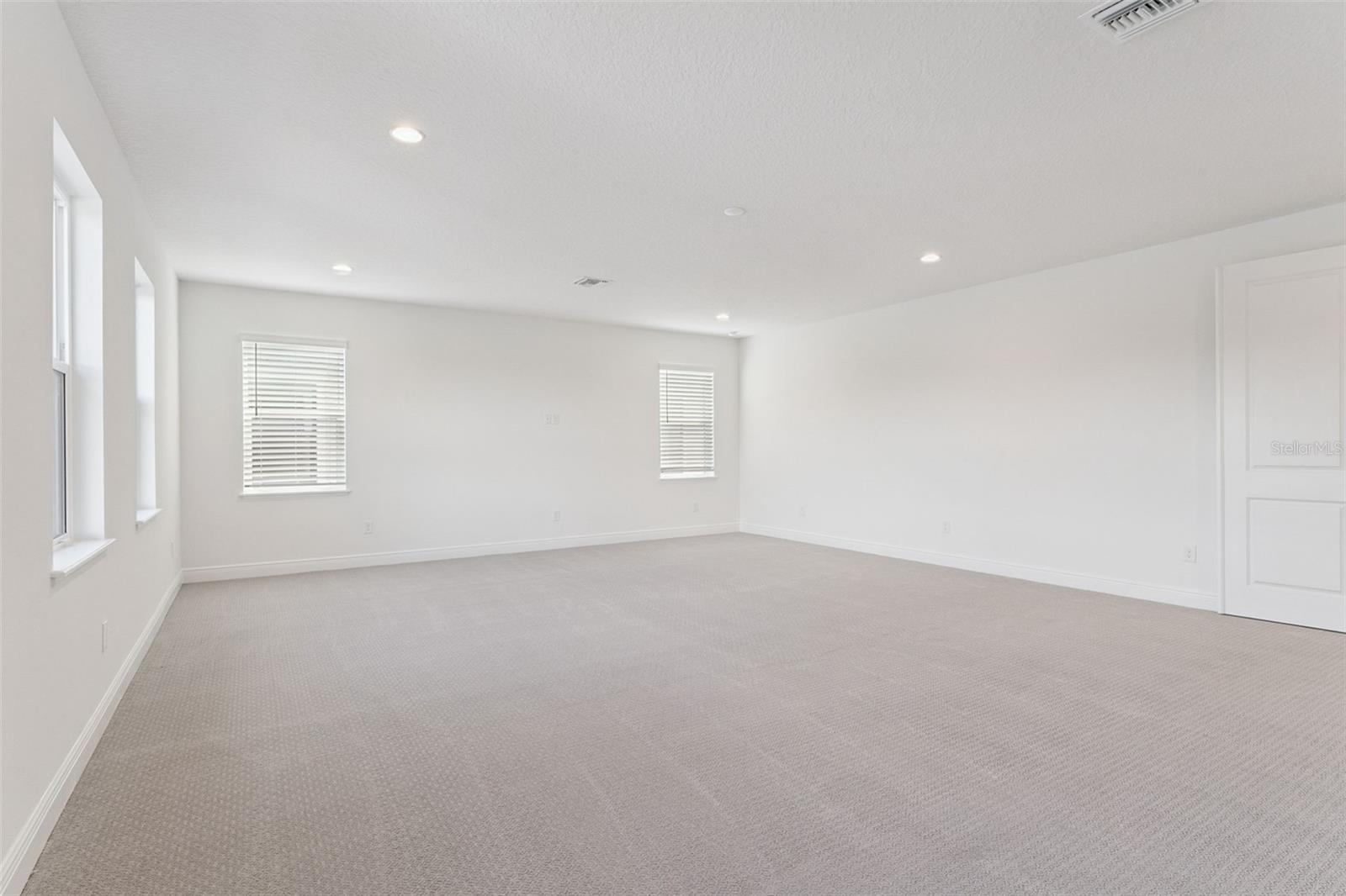 LAUREL POINTE - Residential Lease