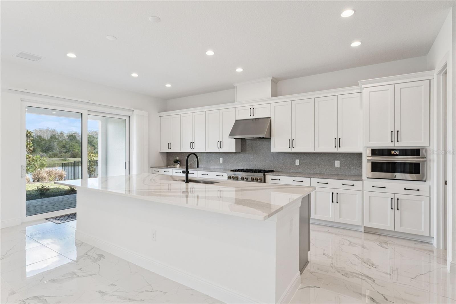 LAUREL POINTE - Residential Lease