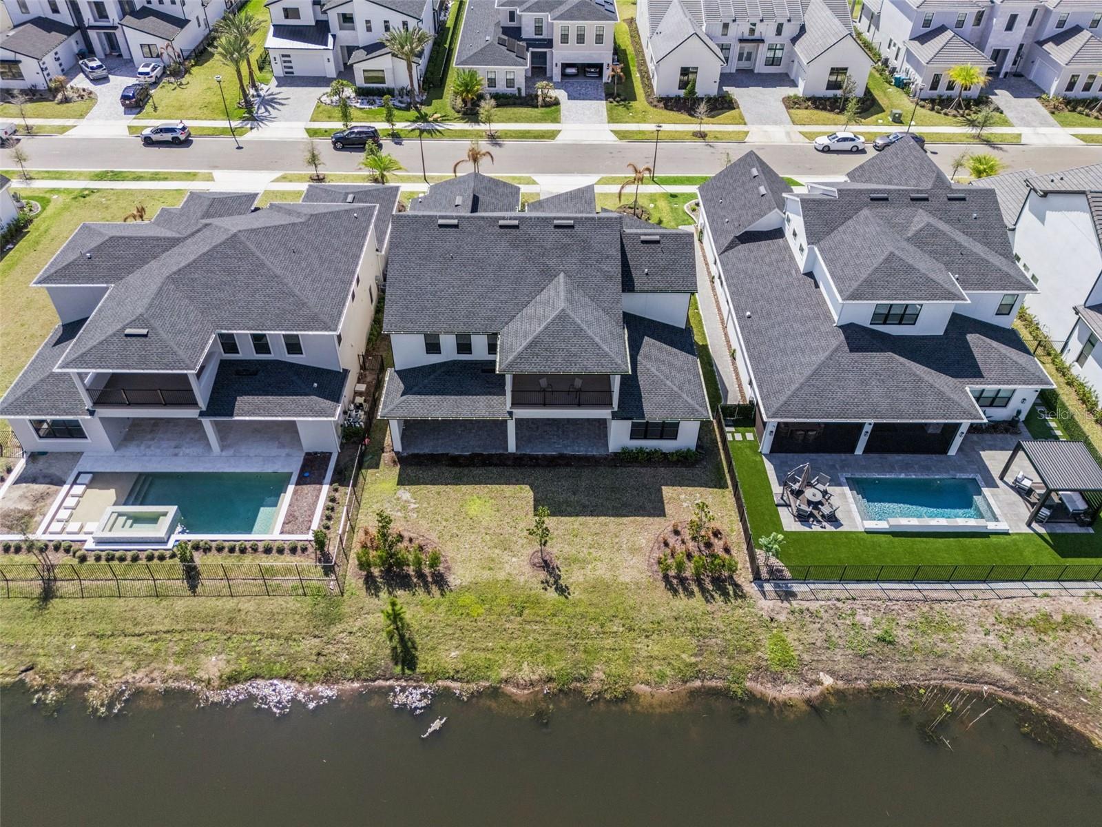 LAUREL POINTE - Residential Lease