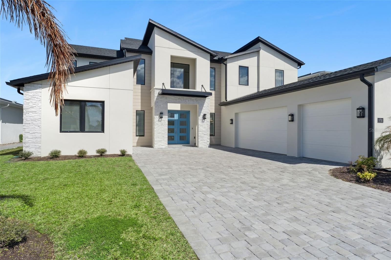 LAUREL POINTE - Residential Lease