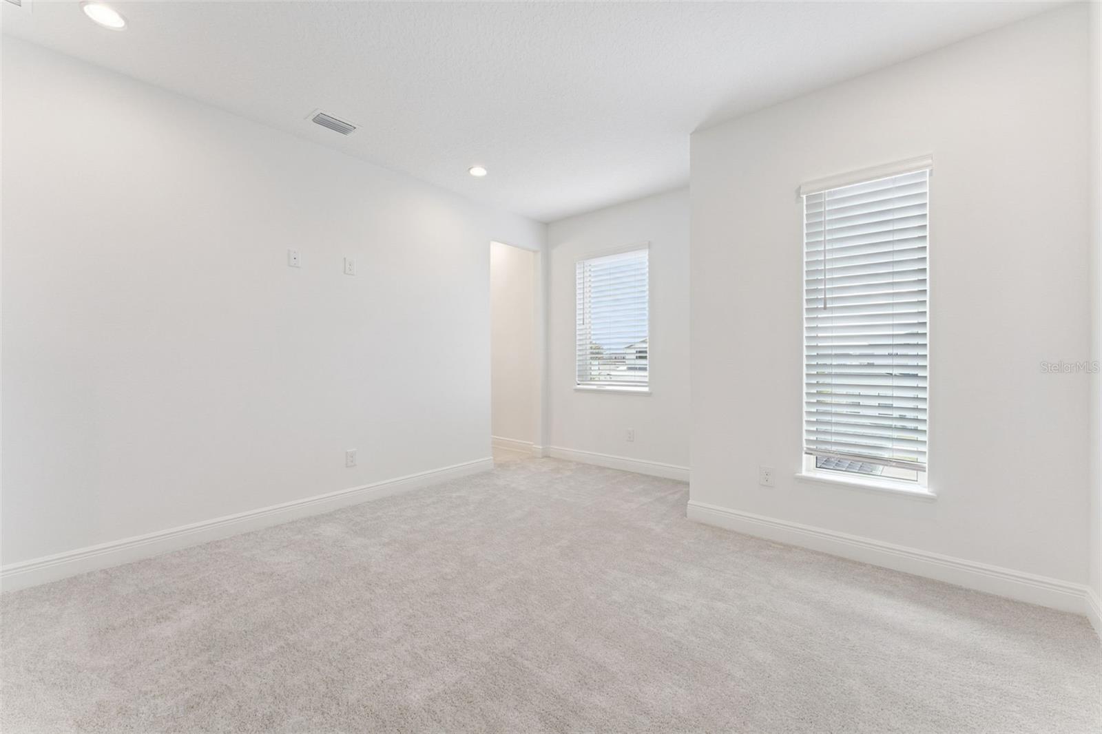 LAUREL POINTE - Residential Lease