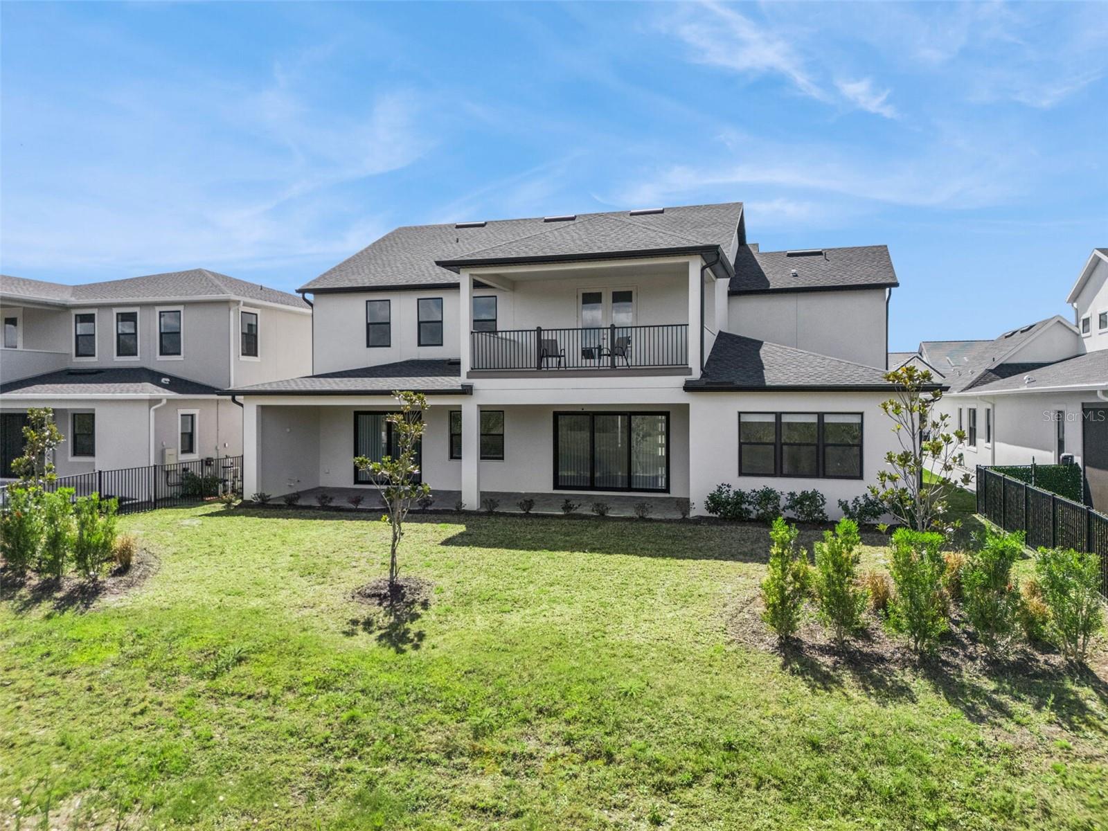 LAUREL POINTE - Residential Lease