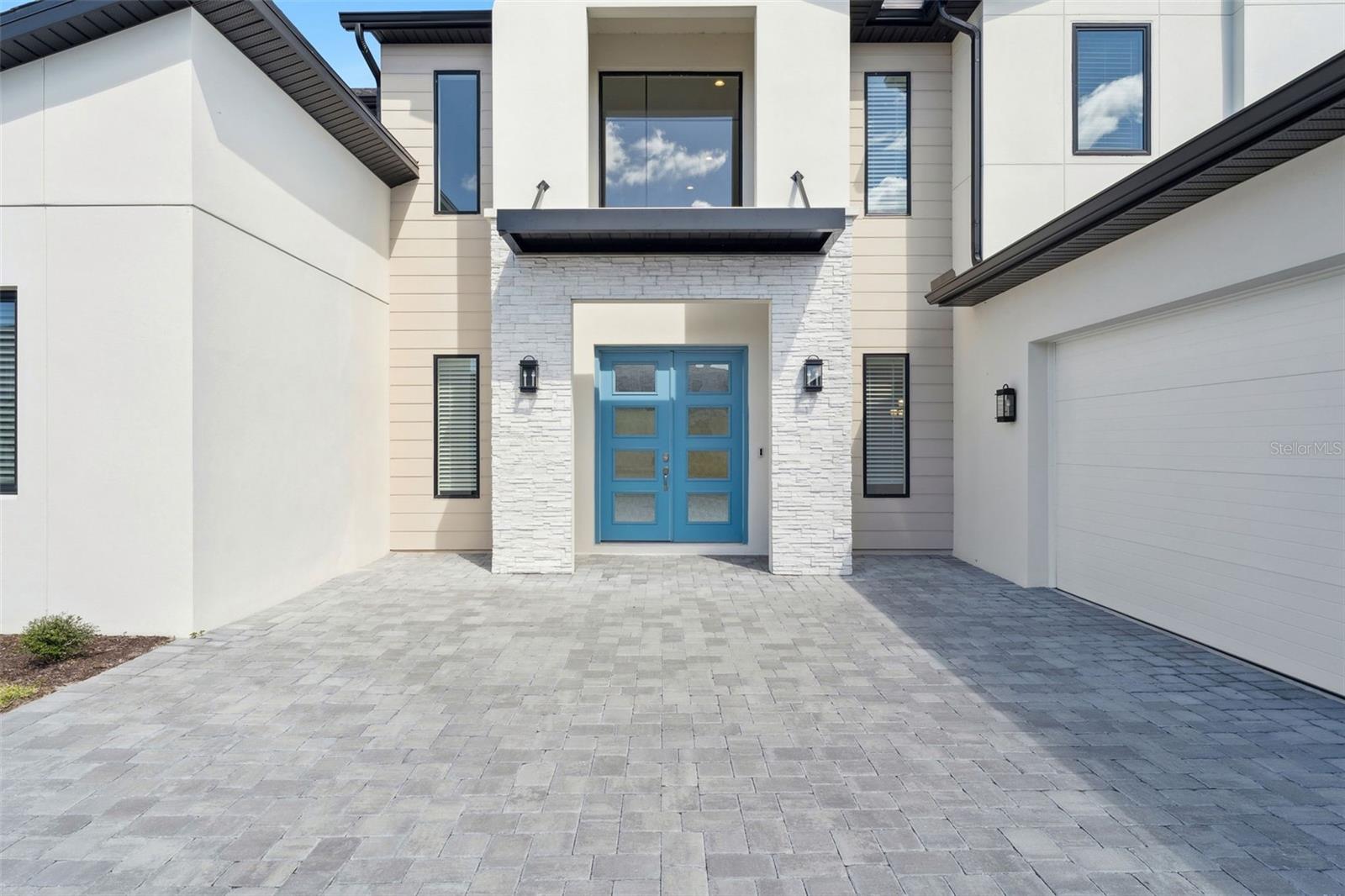 LAUREL POINTE - Residential Lease