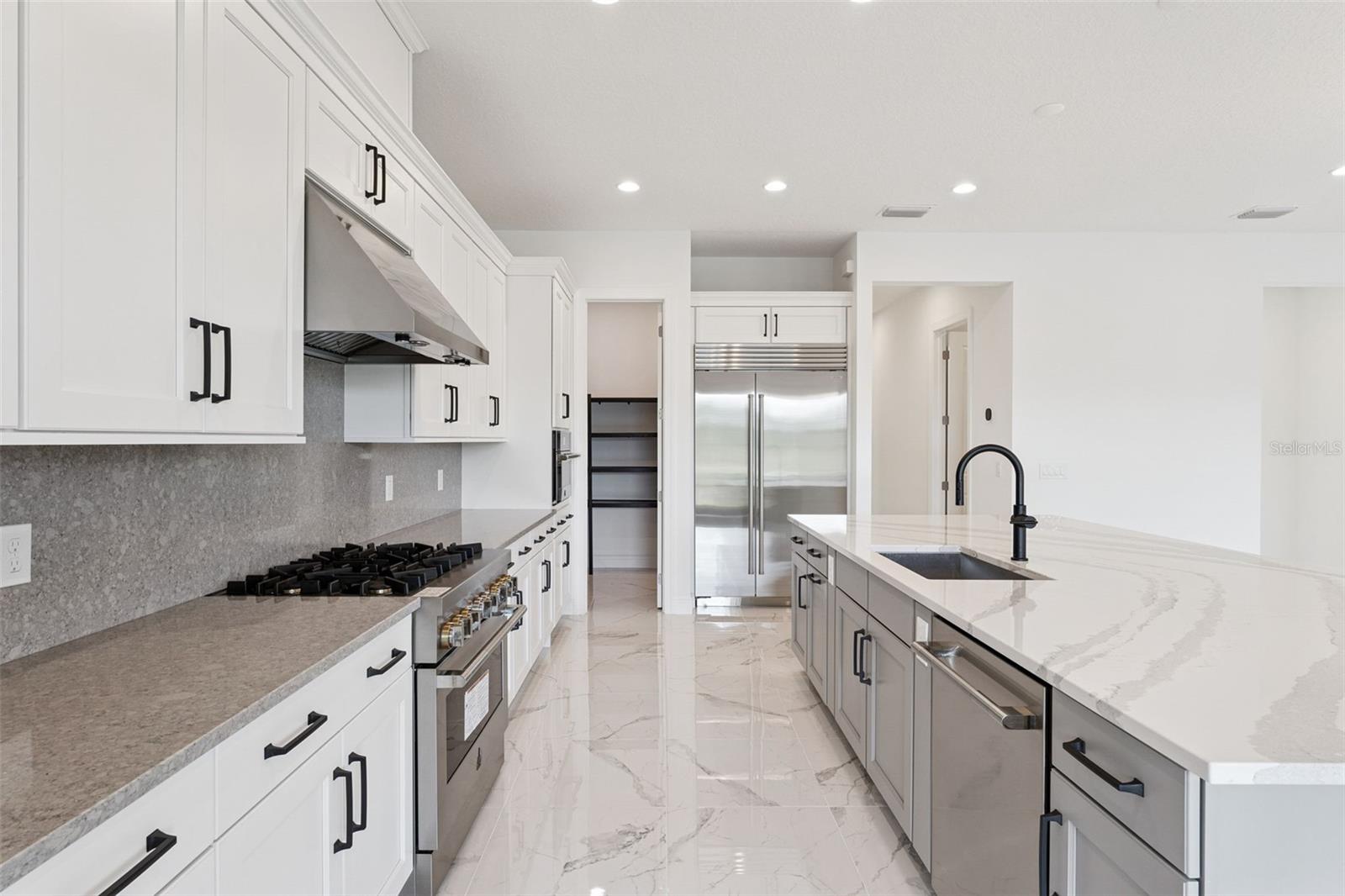 LAUREL POINTE - Residential Lease