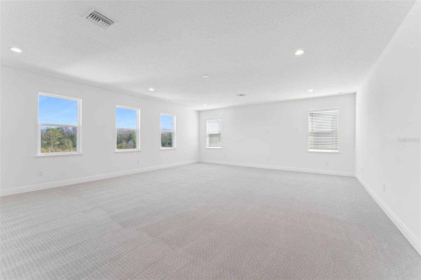 LAUREL POINTE - Residential Lease